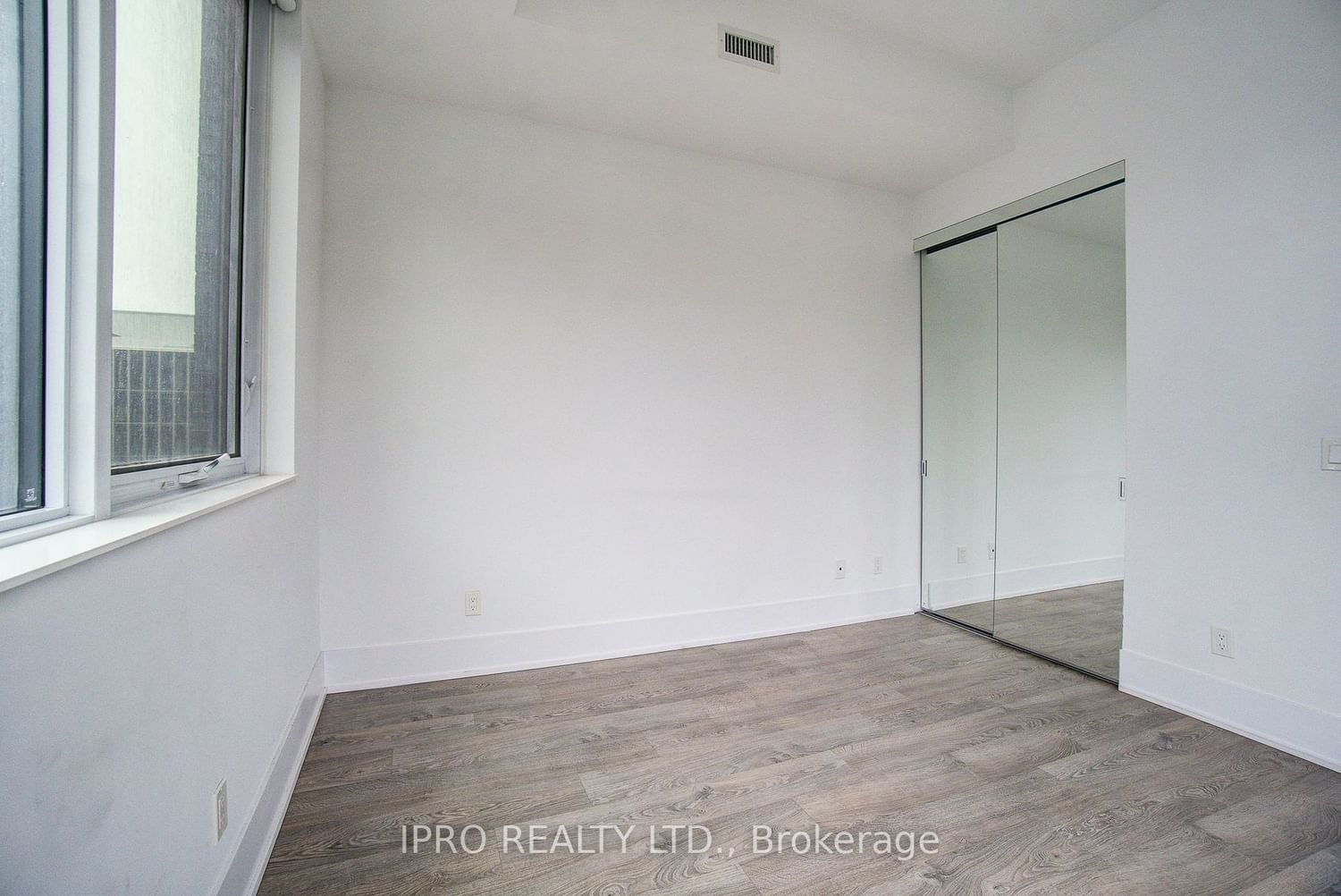1 Edgewater Dr, unit Ph33 for rent - image #22
