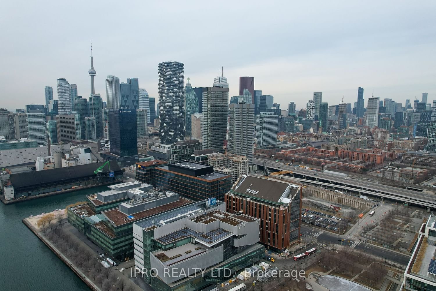 1 Edgewater Dr, unit Ph33 for rent - image #33