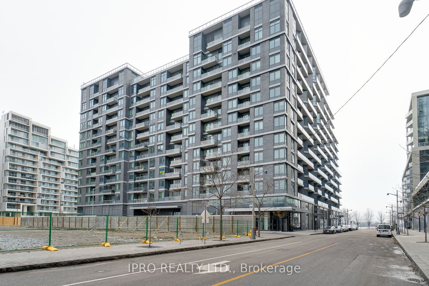 1 Edgewater Dr, unit Ph33 for rent - image #39