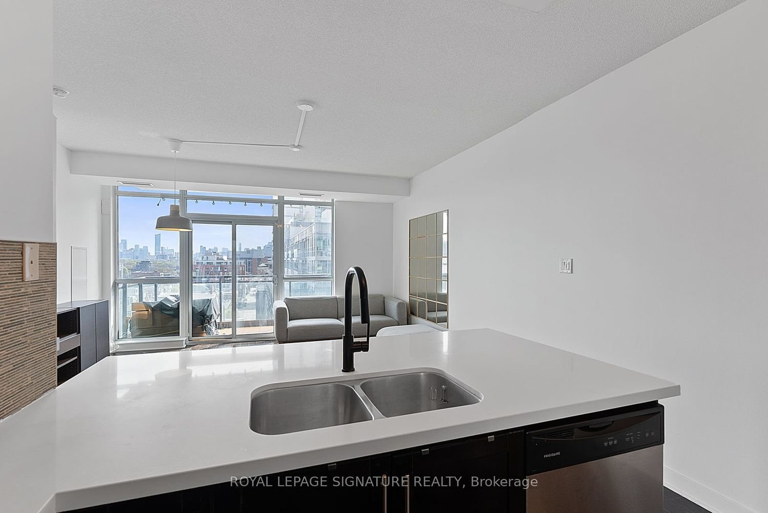 1171 Queen St W, unit 904 for rent - image #5
