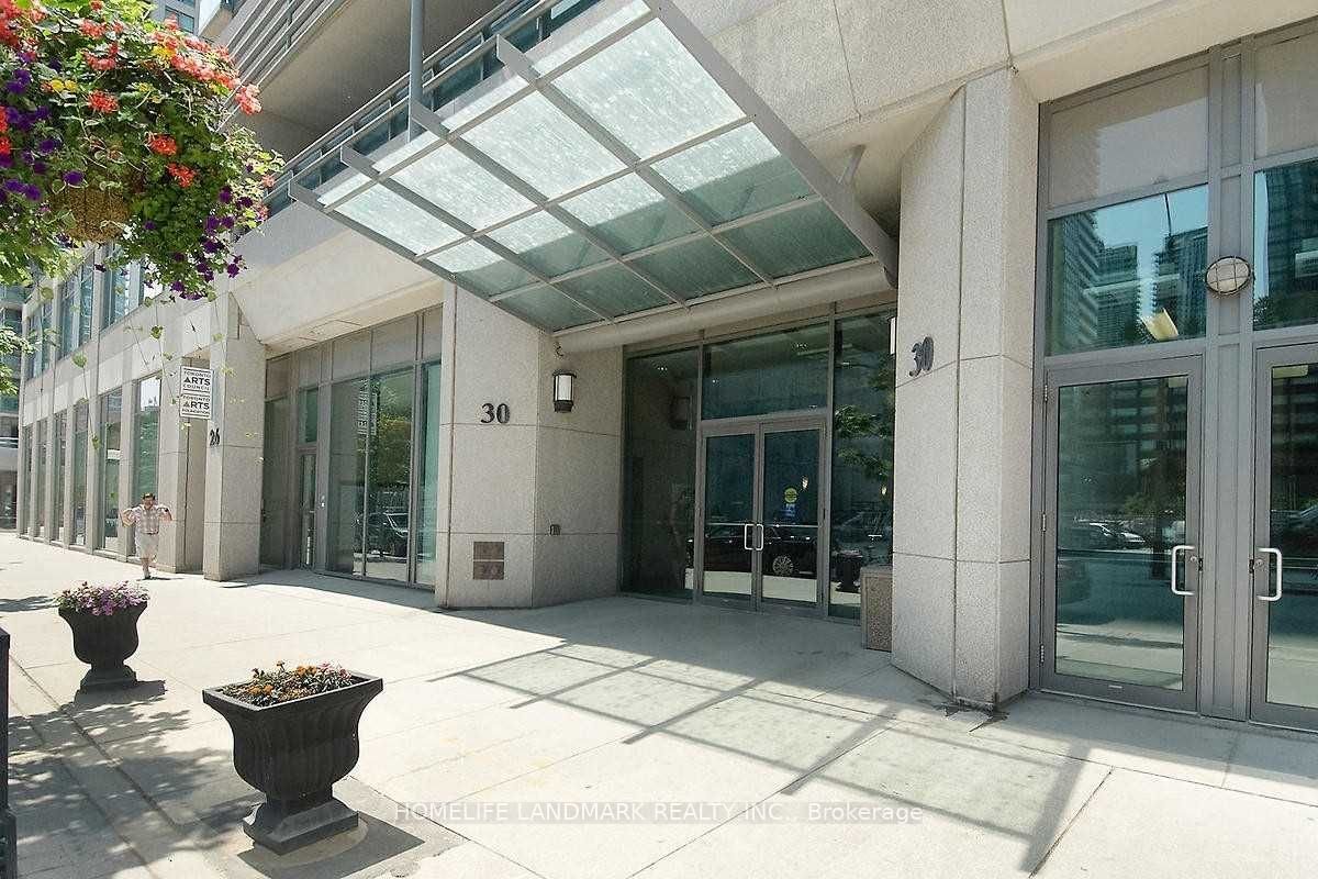 30 Grand Trunk Cres, unit 703 for rent - image #3
