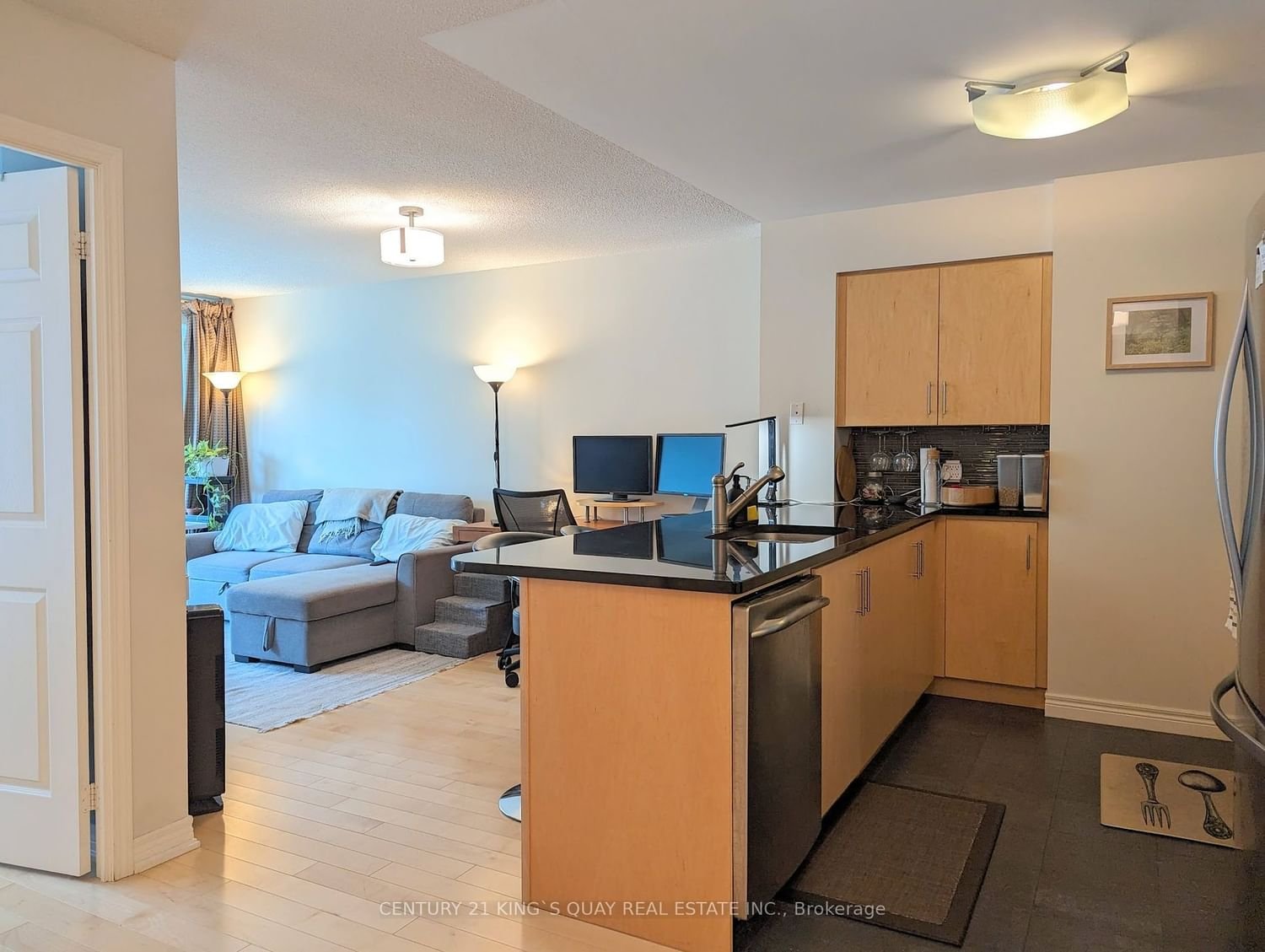 30 Grand Trunk Cres, unit 1715 for rent - image #7