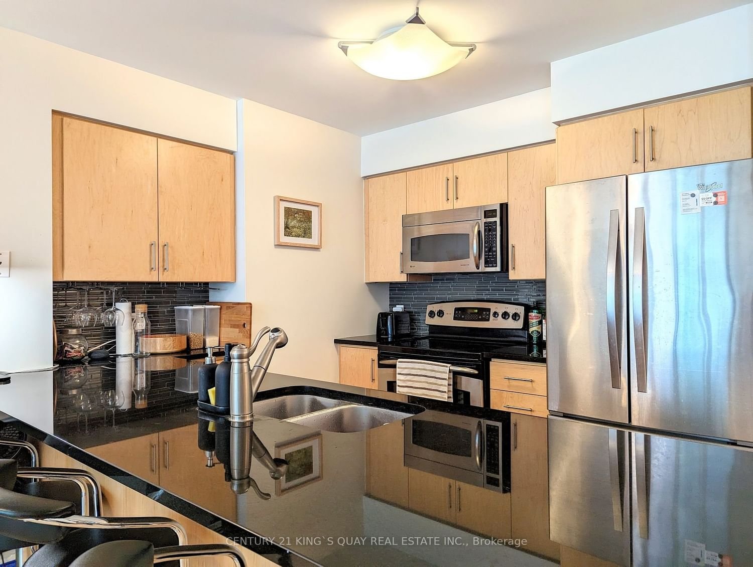30 Grand Trunk Cres, unit 1715 for rent - image #8