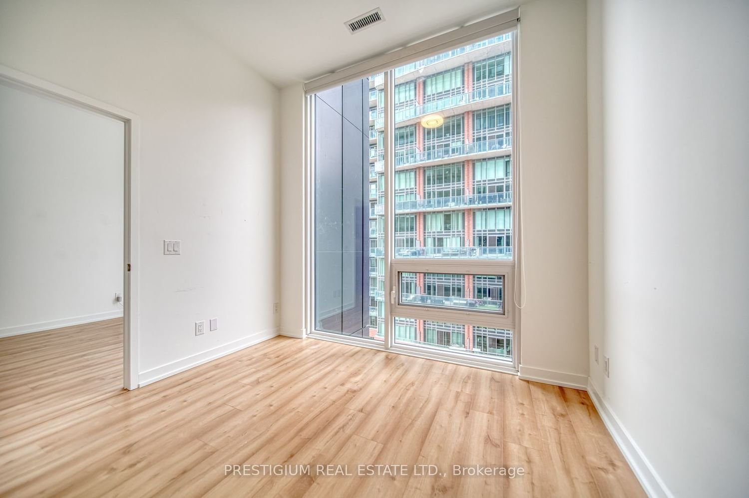 135 East Liberty St, unit 808 for rent - image #21