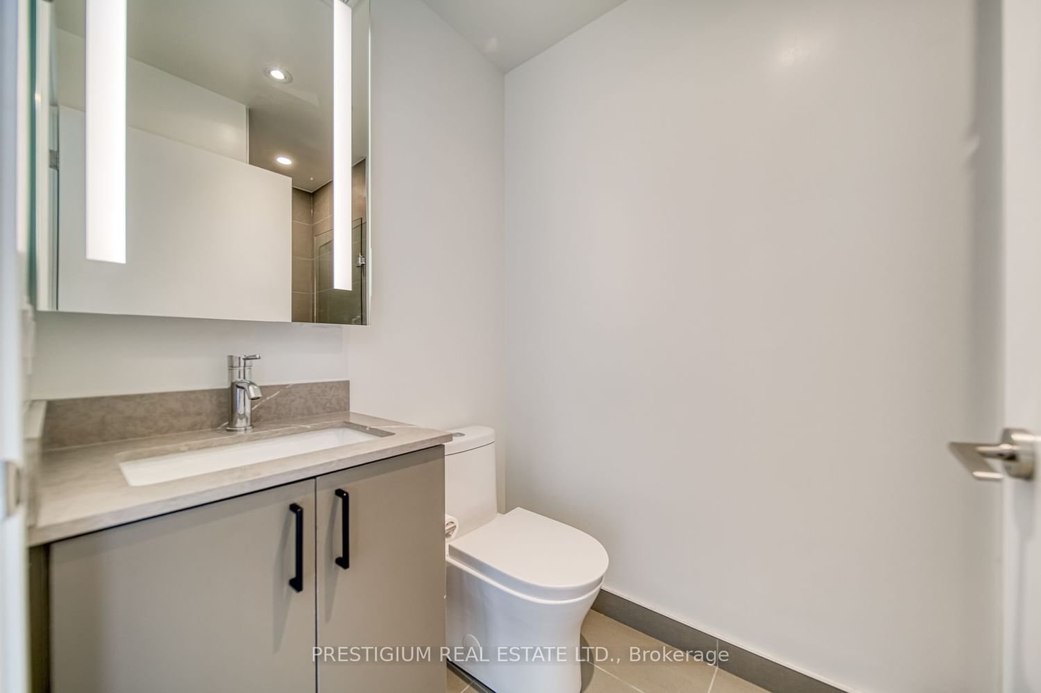 135 East Liberty St, unit 808 for rent - image #25