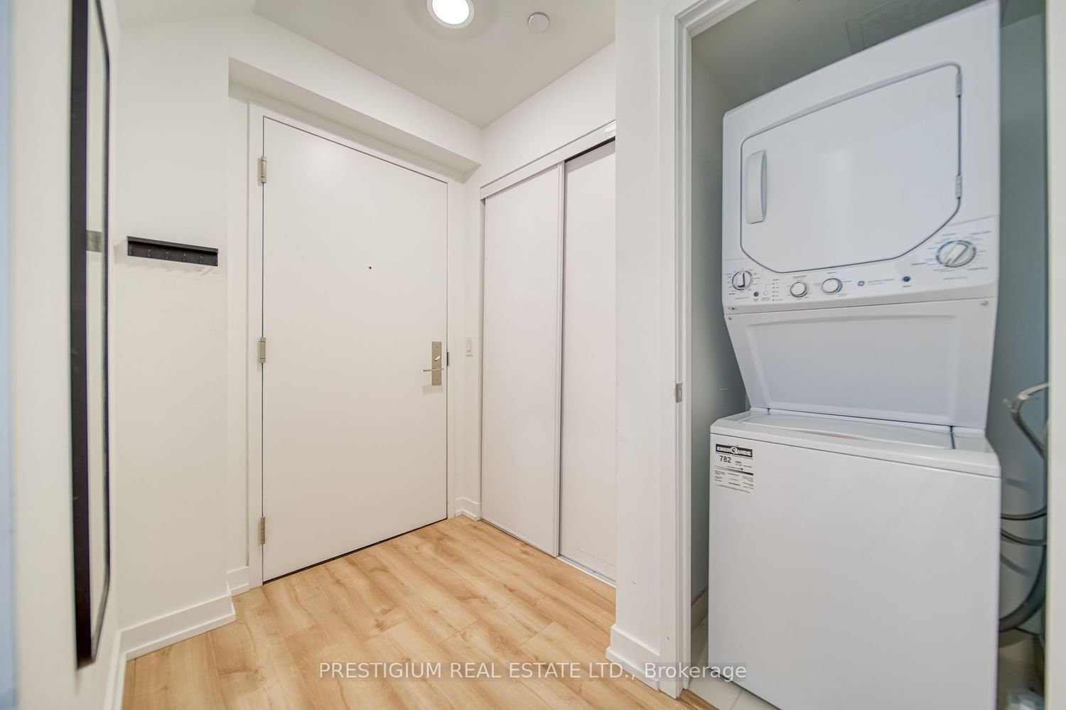 135 East Liberty St, unit 808 for rent - image #27