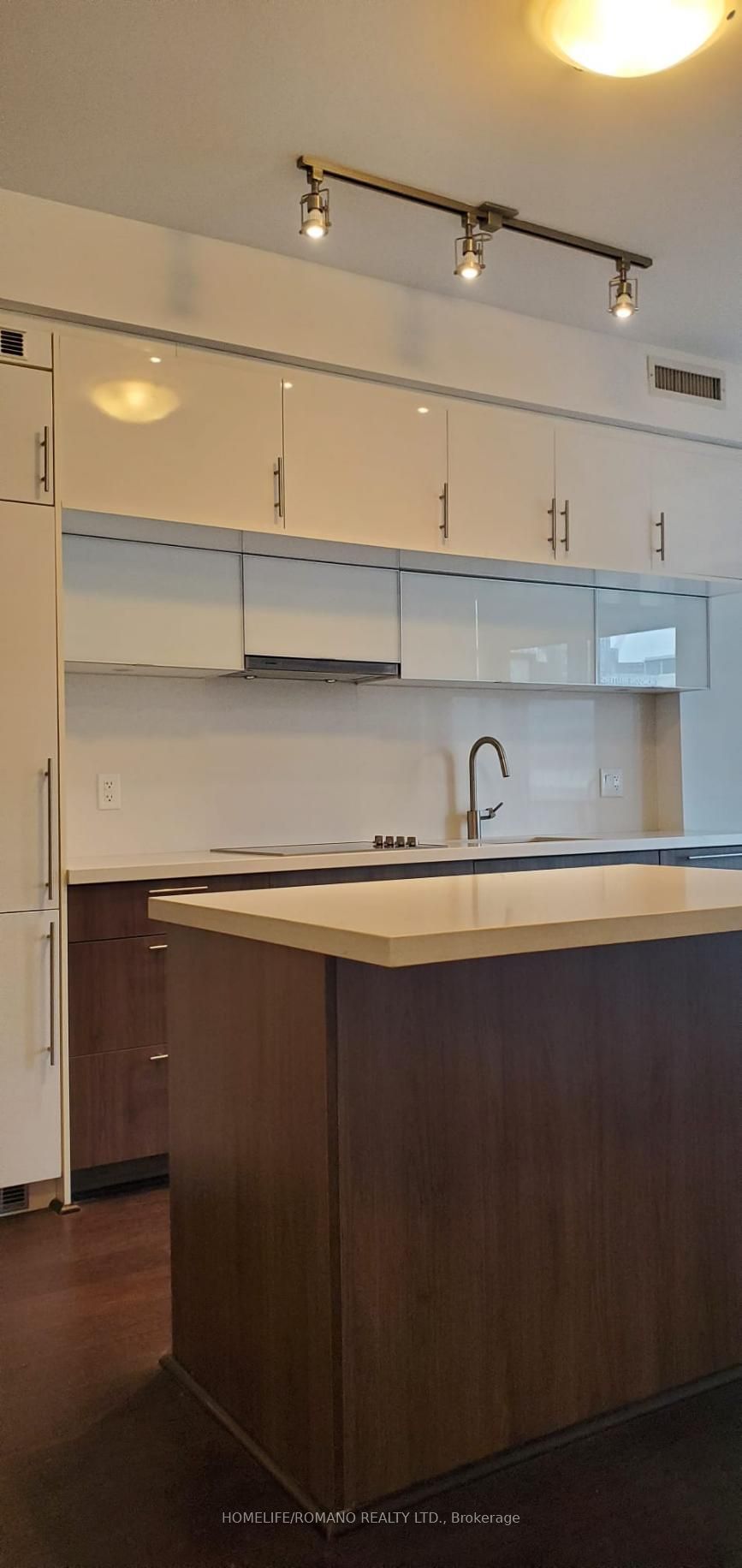 8 Mercer St, unit 701 for rent