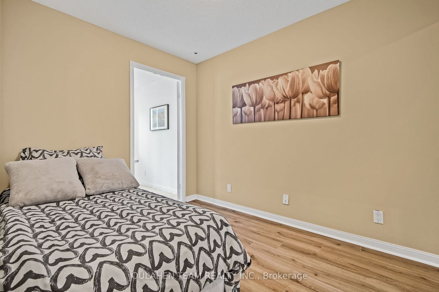 28 Sommerset Way, unit 1306 for sale - image #24