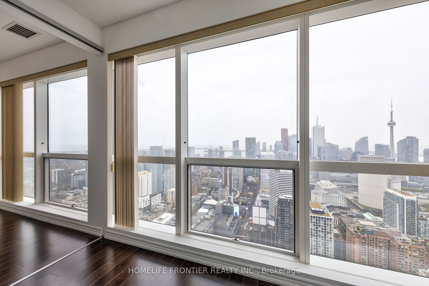 386 Yonge St, unit 5609 for sale - image #17