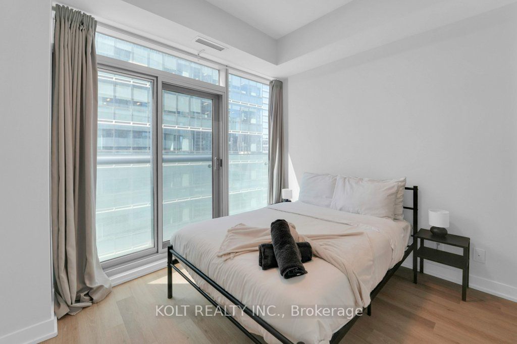 14 York St, unit 2008 for sale - image #11