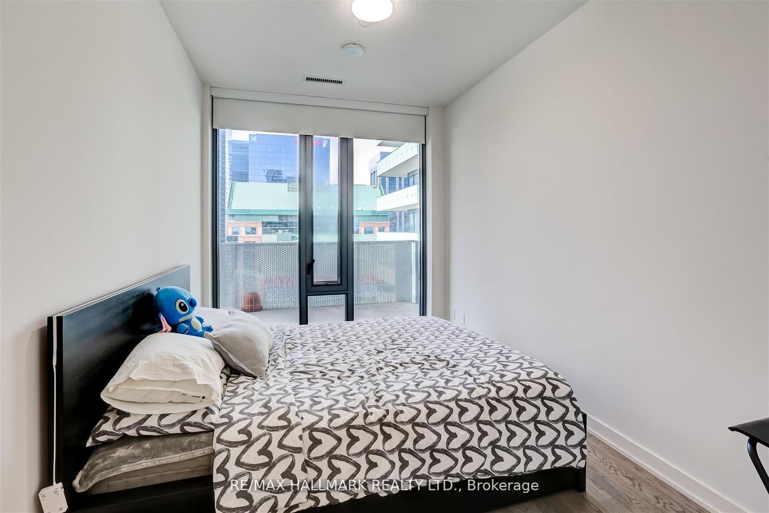 25 Richmond St E, unit 2406 for sale - image #15