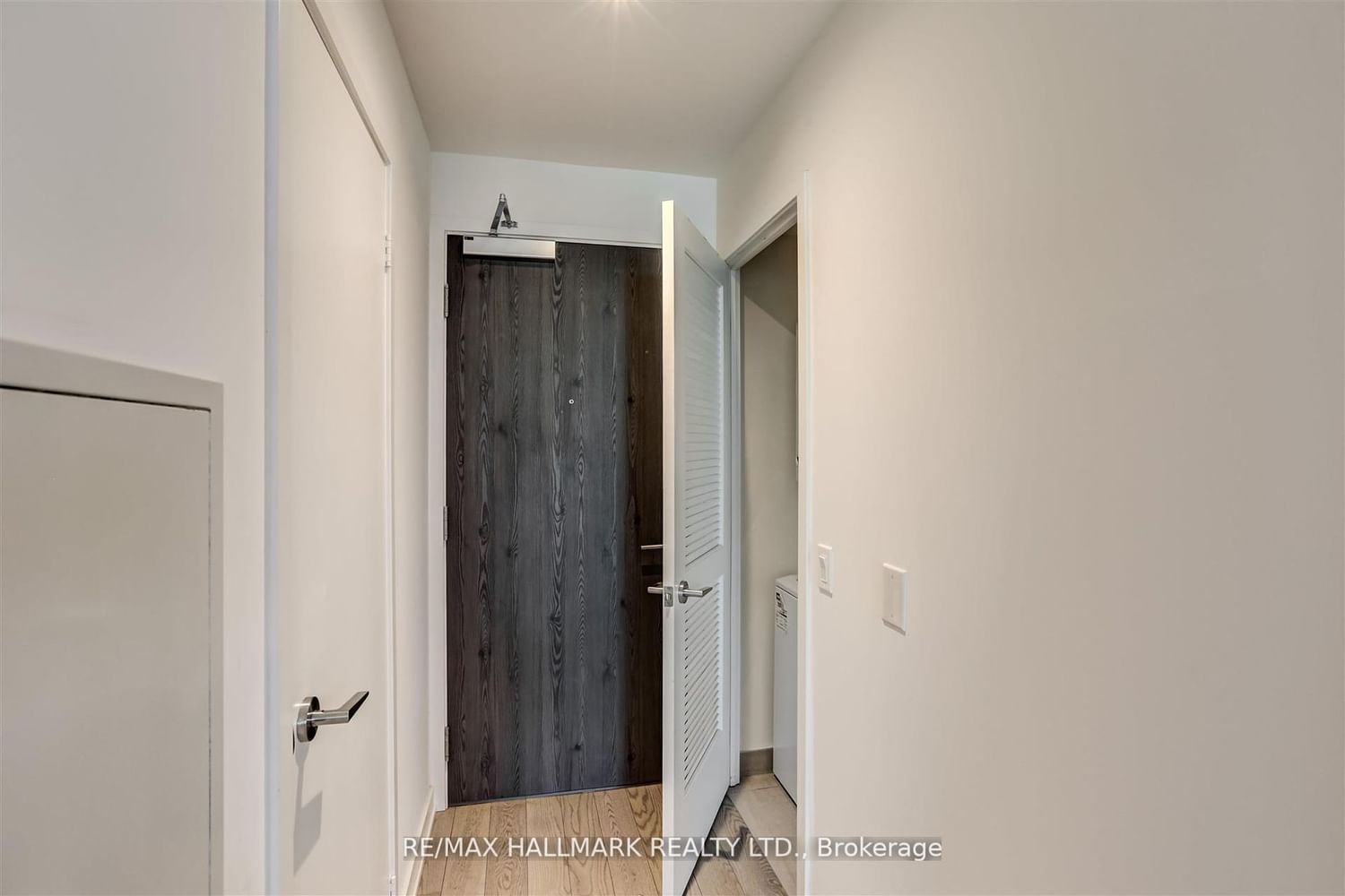 25 Richmond St E, unit 2406 for sale - image #6