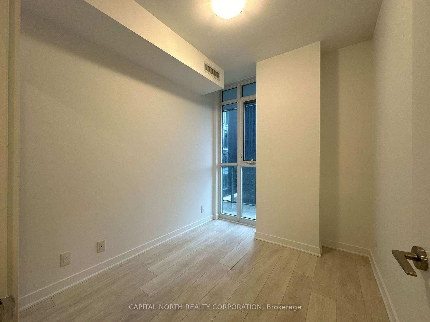 120 Parliament St W, unit 402 for sale