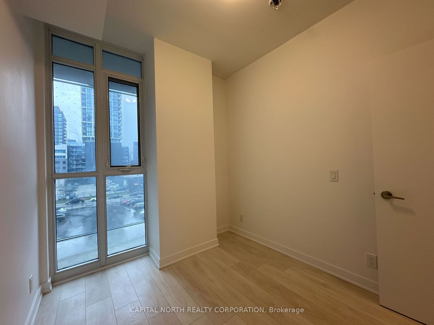 120 Parliament St W, unit 402 for sale