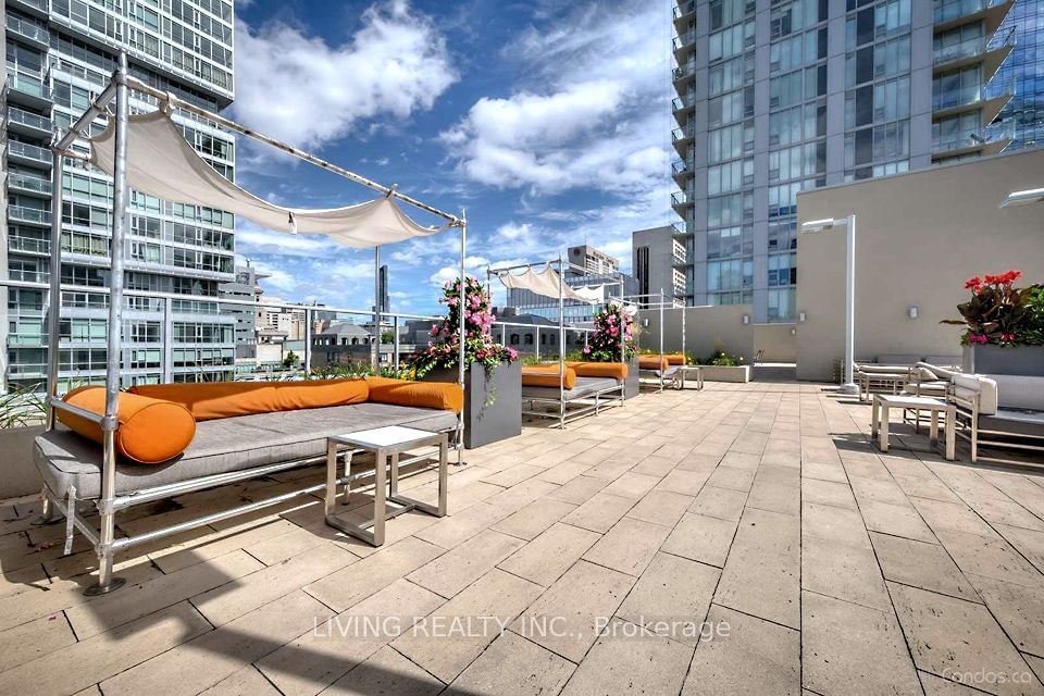 126 Simcoe St, unit 1707 for sale - image #27