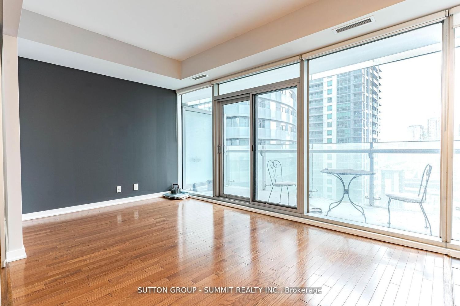 14 York St, unit 1707 for rent - image #15