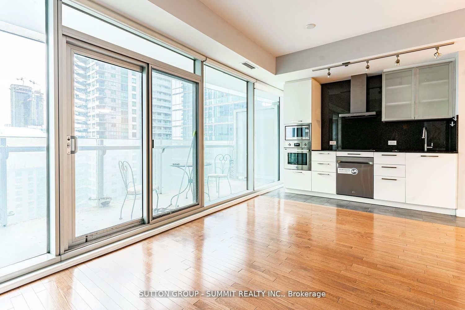 14 York St, unit 1707 for rent - image #17