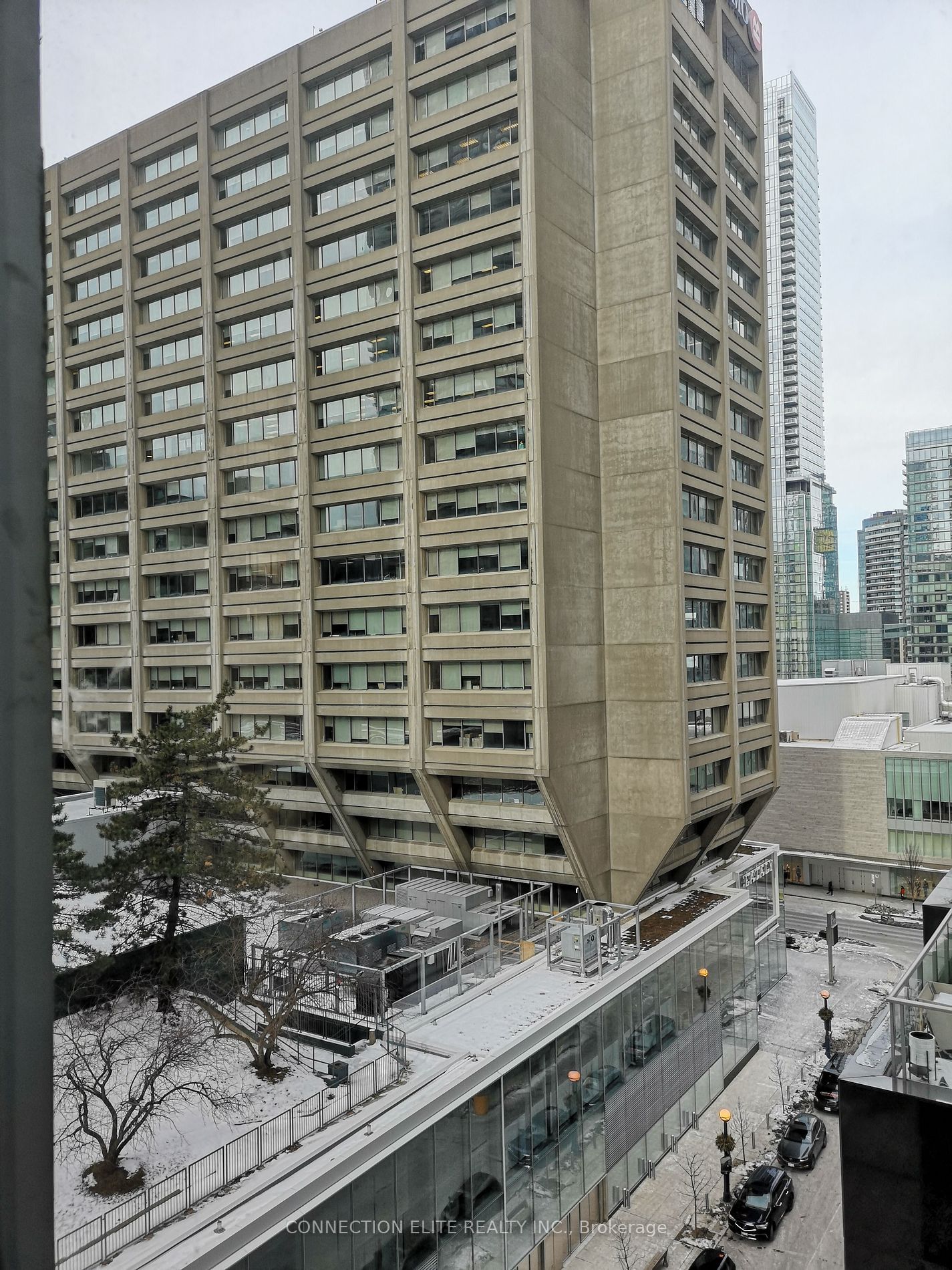 21 Balmuto St W, unit 806 for sale - image #8