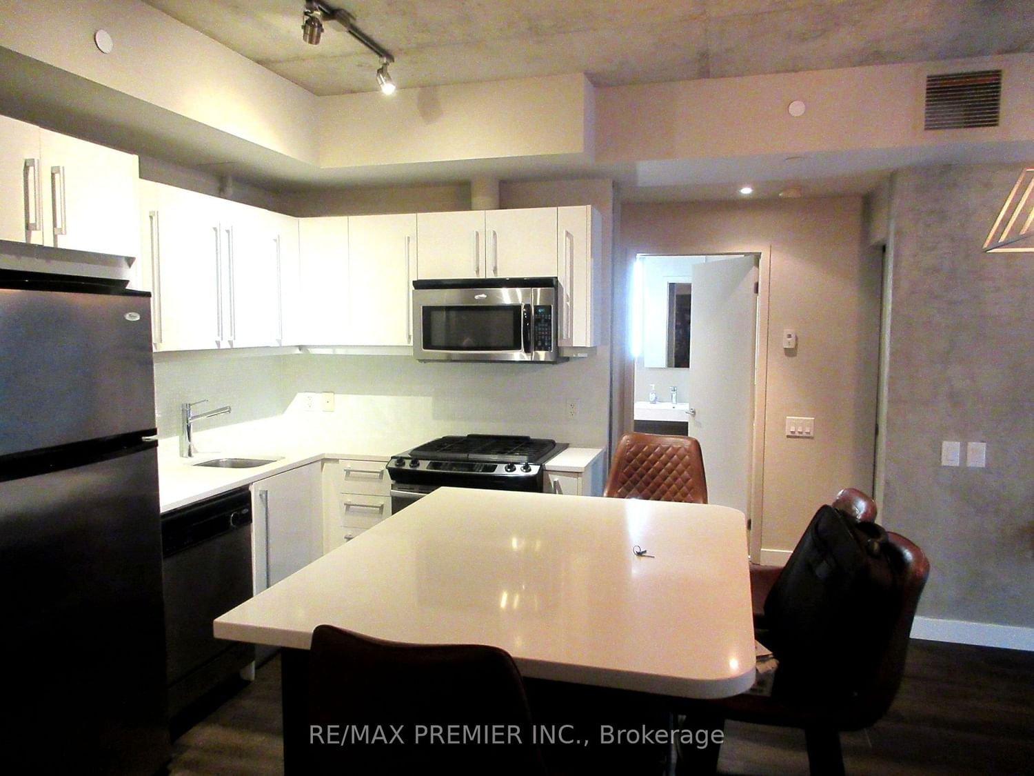 25 Oxley St, unit 909 for rent - image #4