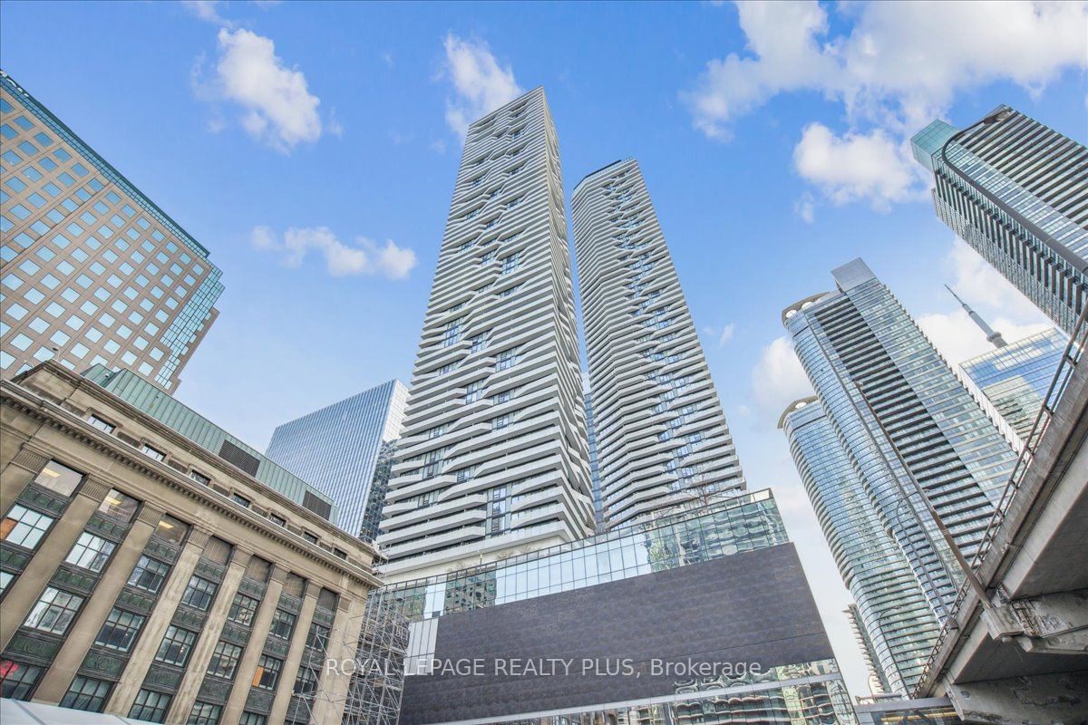 100 Harbour St, unit 1010 for sale - image #1