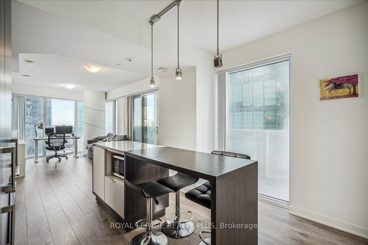 100 Harbour St, unit 1010 for sale - image #10