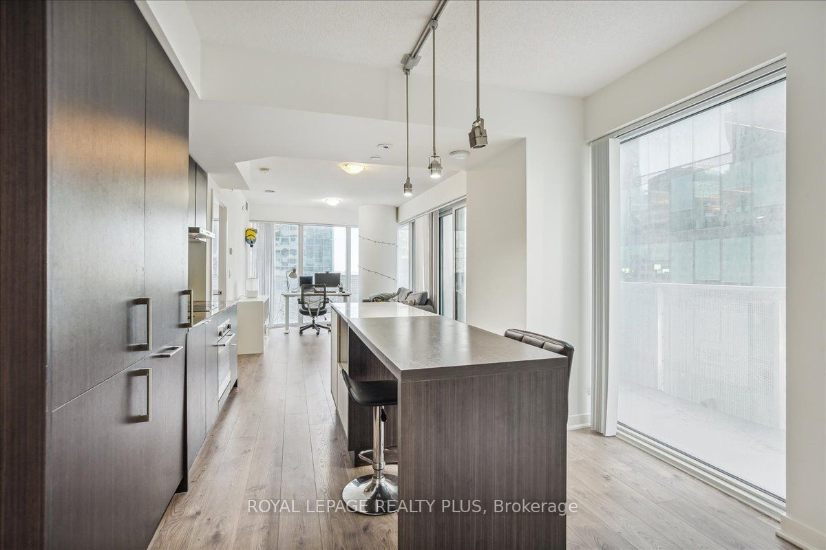 100 Harbour St, unit 1010 for sale - image #11