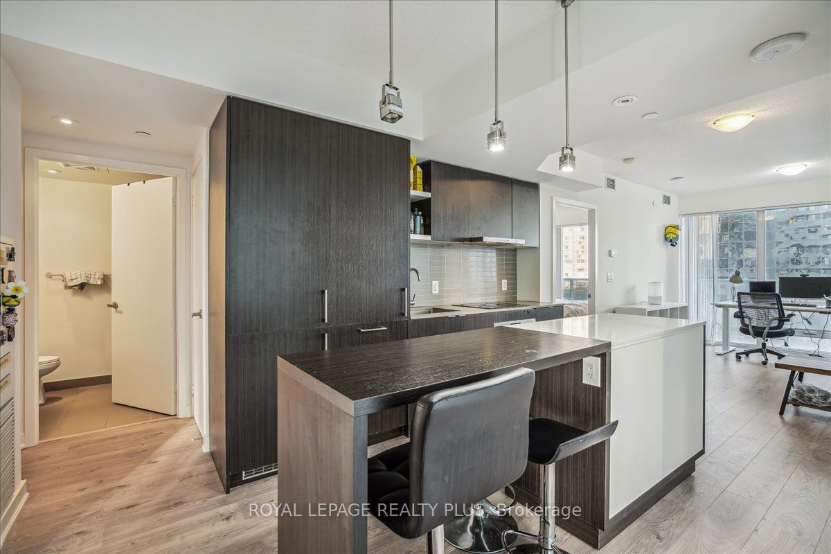 100 Harbour St, unit 1010 for sale - image #12