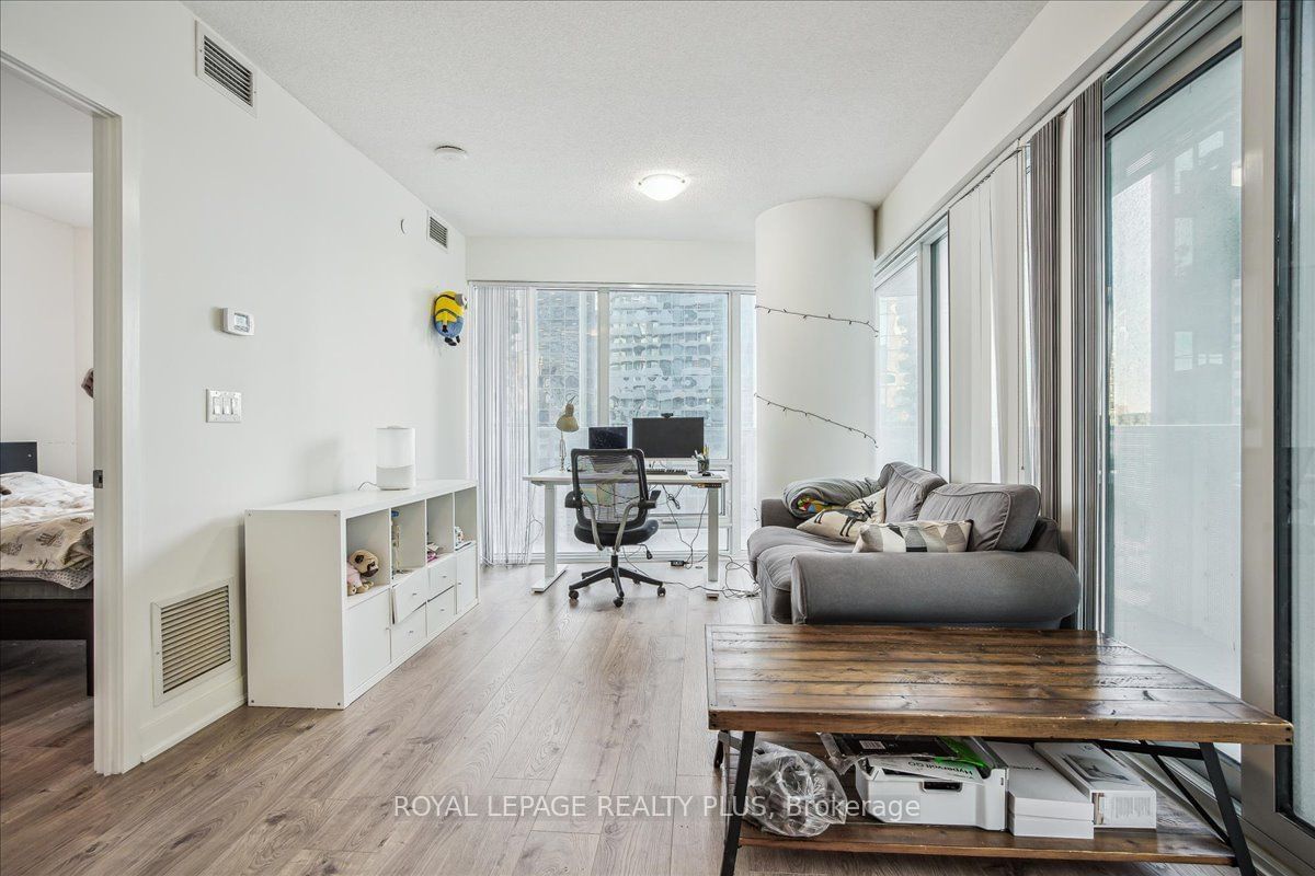 100 Harbour St, unit 1010 for sale - image #17