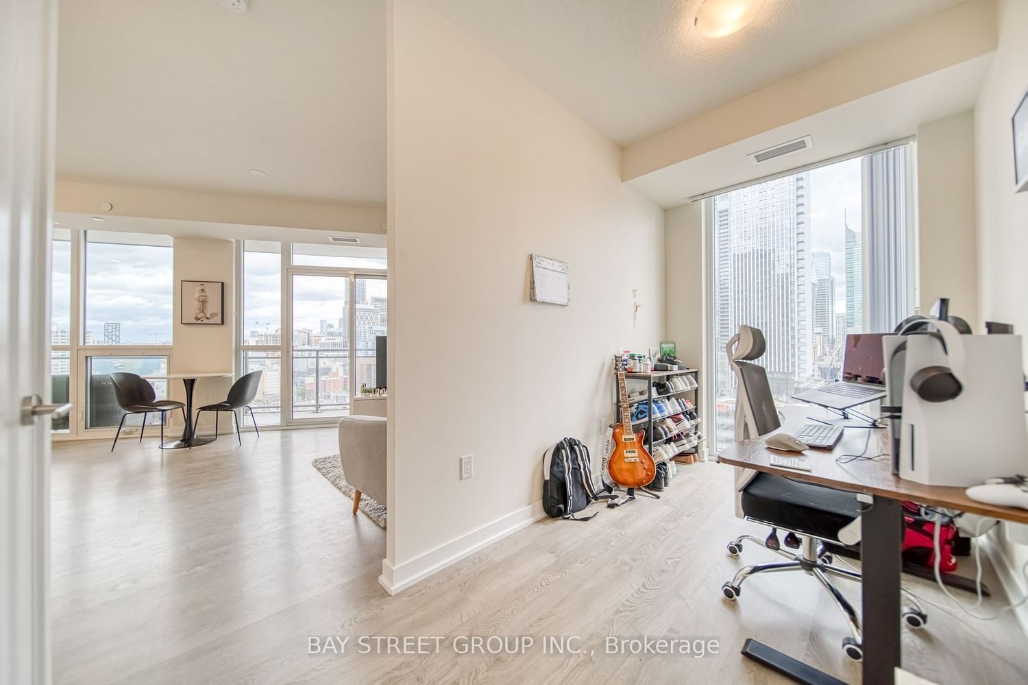 99 John St, unit 1809 for rent