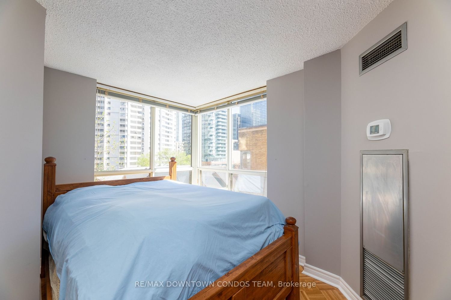 44 St Joseph St, unit 506 for sale