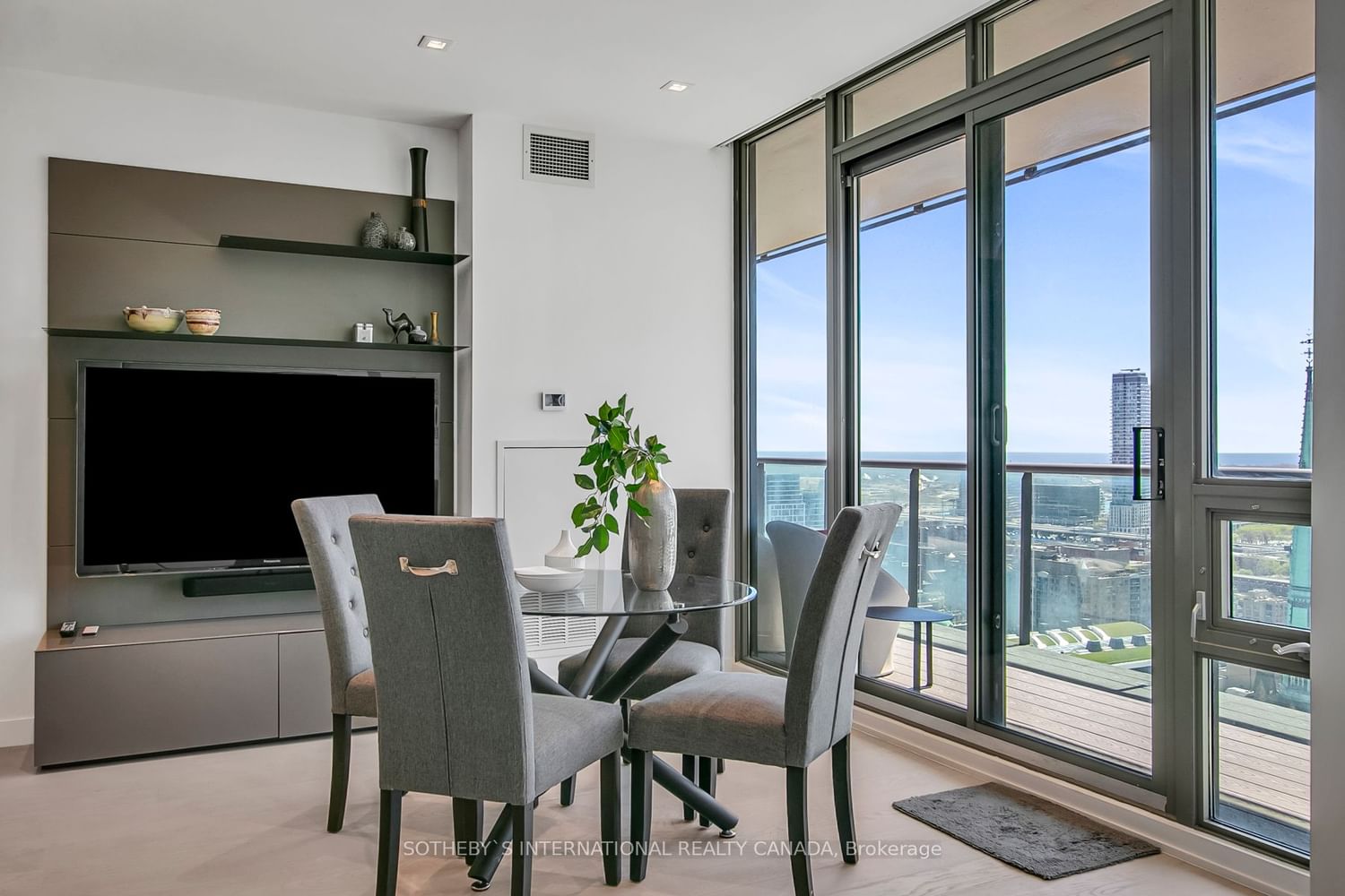 33 Lombard St, unit 2609 for sale - image #12