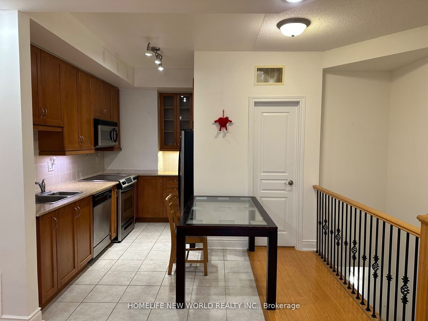 420 Kenneth Ave, unit 1 for rent - image #6