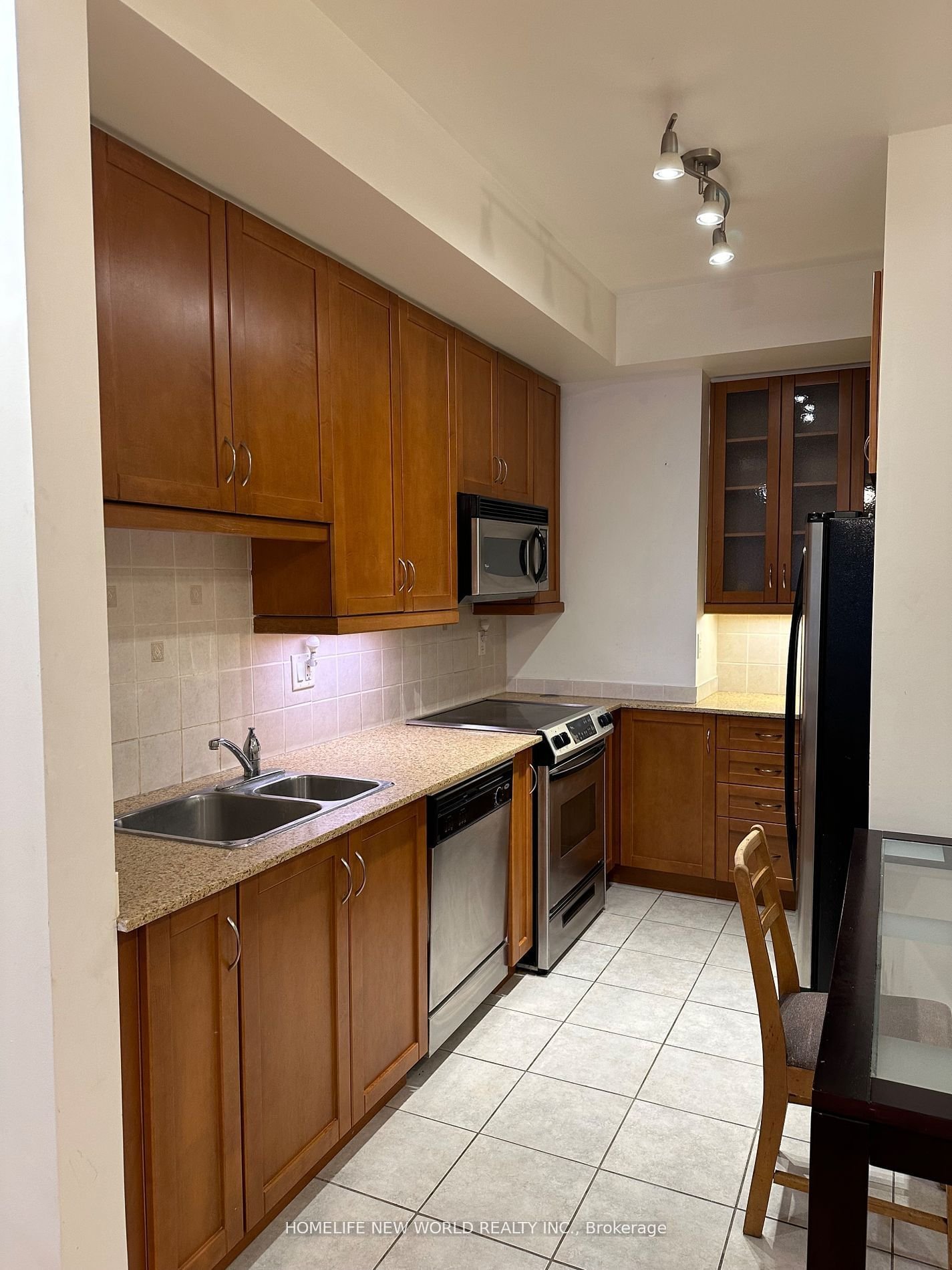 420 Kenneth Ave, unit 1 for rent - image #7