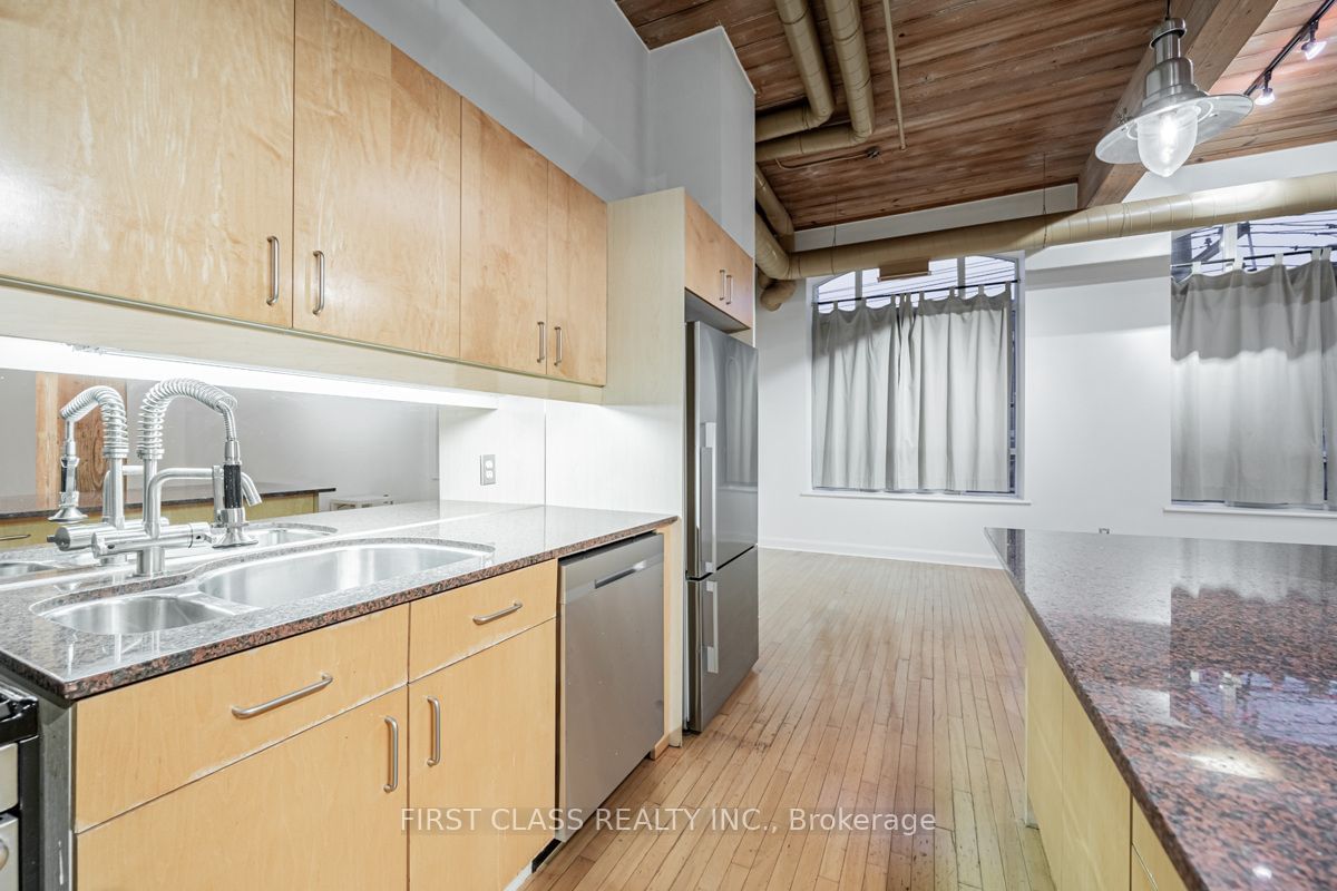 993 Queen St W, unit 218 for rent - image #10