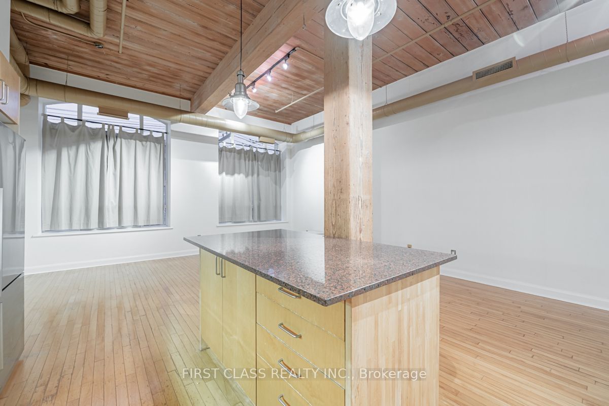 993 Queen St W, unit 218 for rent - image #11