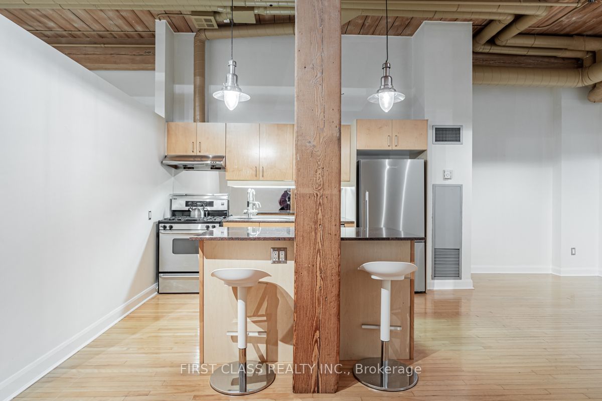 993 Queen St W, unit 218 for rent - image #12