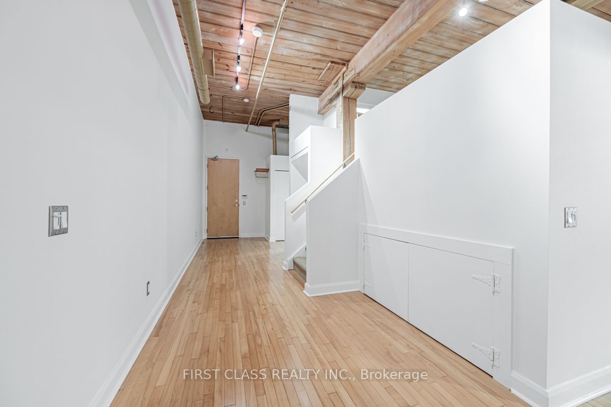 993 Queen St W, unit 218 for rent - image #17