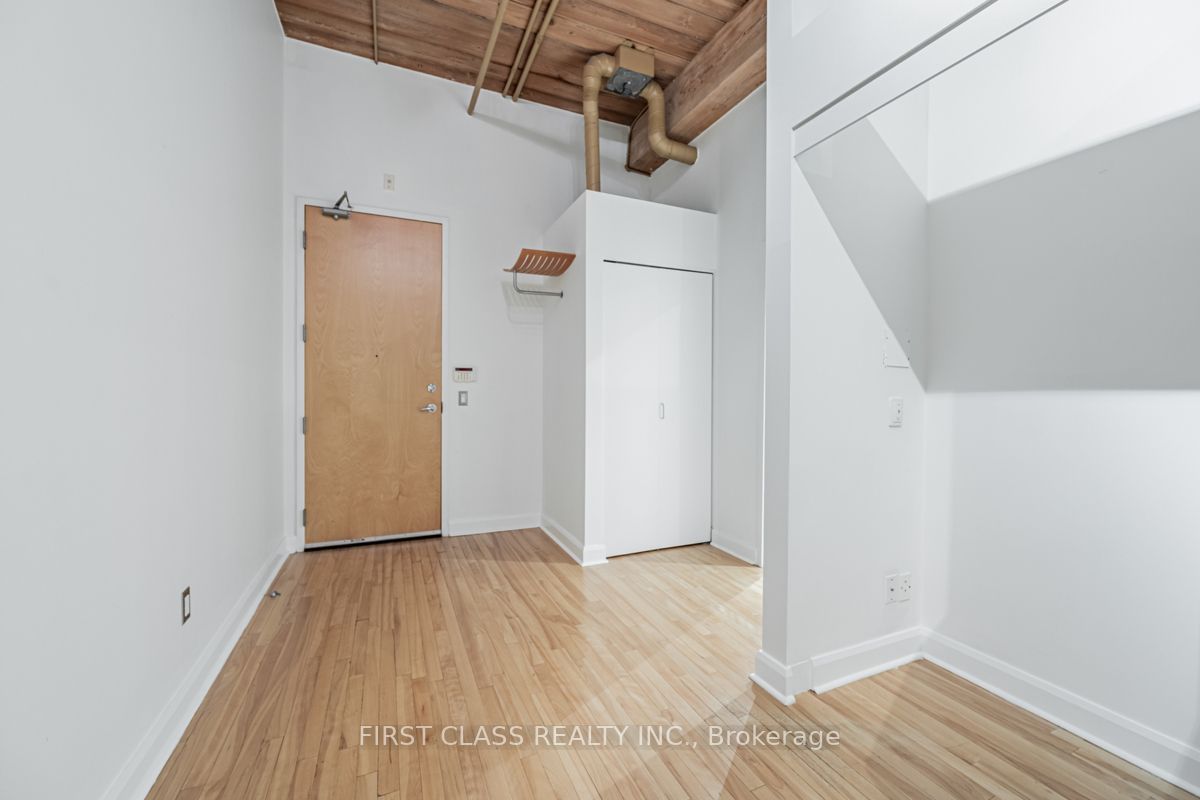 993 Queen St W, unit 218 for rent - image #3