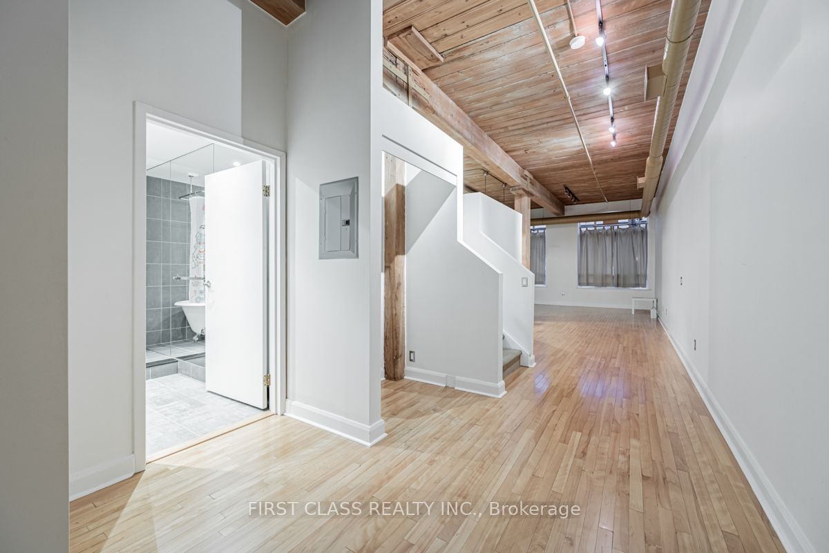 993 Queen St W, unit 218 for rent - image #4