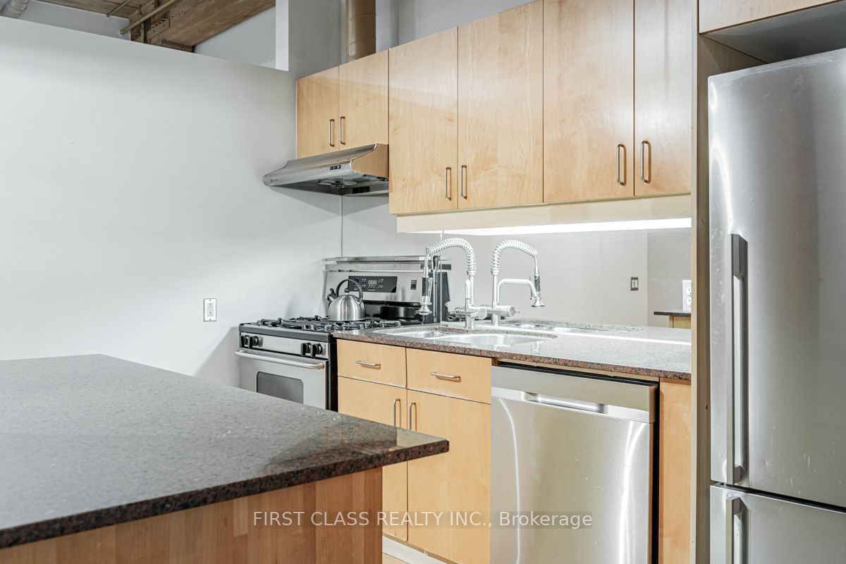 993 Queen St W, unit 218 for rent - image #8