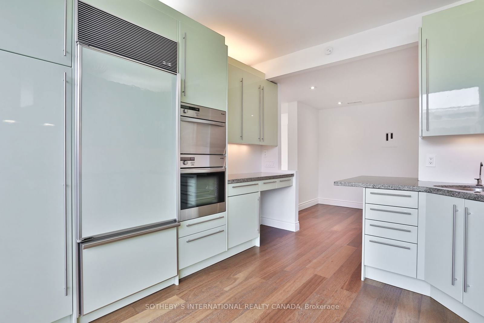 18A Hazelton Ave, unit 606 for sale - image #15