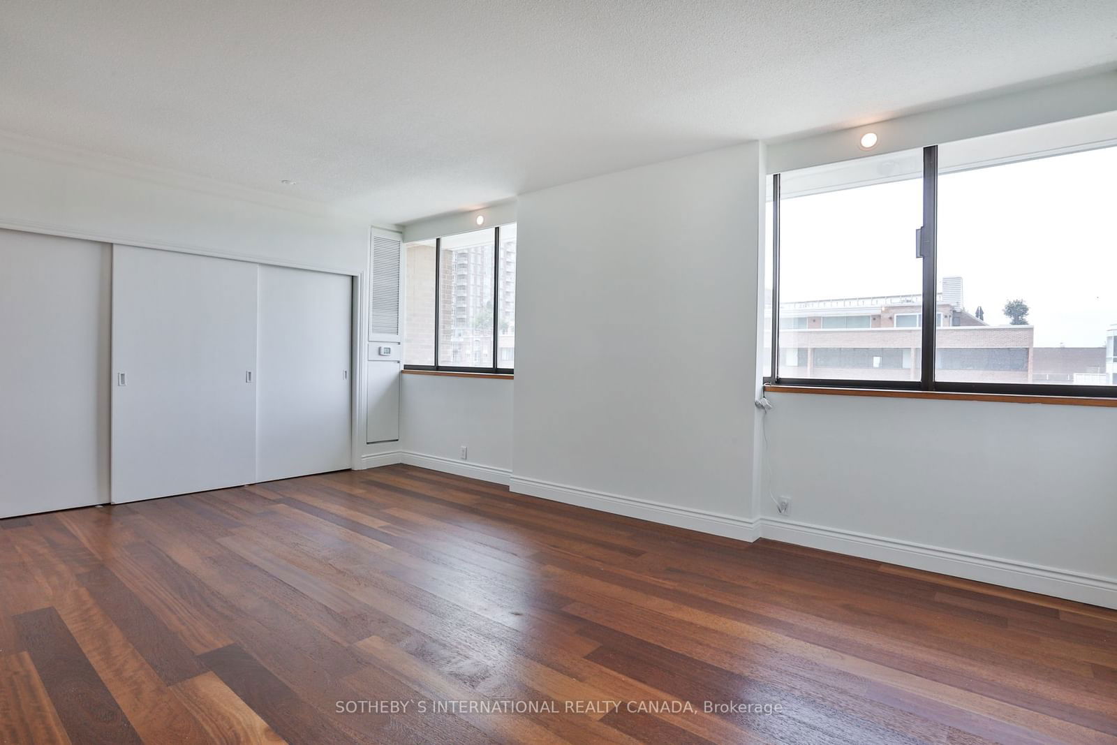 18A Hazelton Ave, unit 606 for sale - image #19