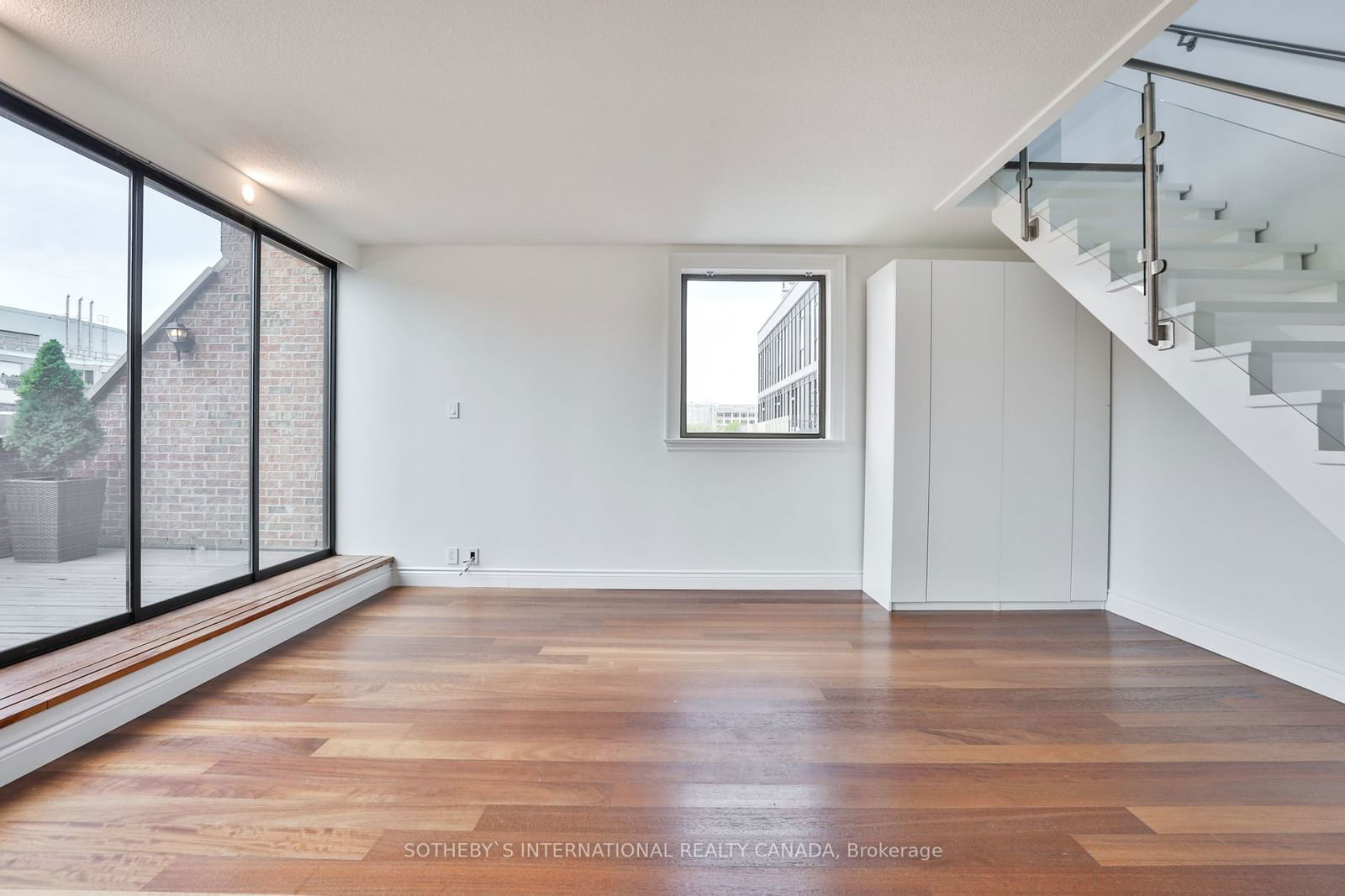 18A Hazelton Ave, unit 606 for sale - image #4