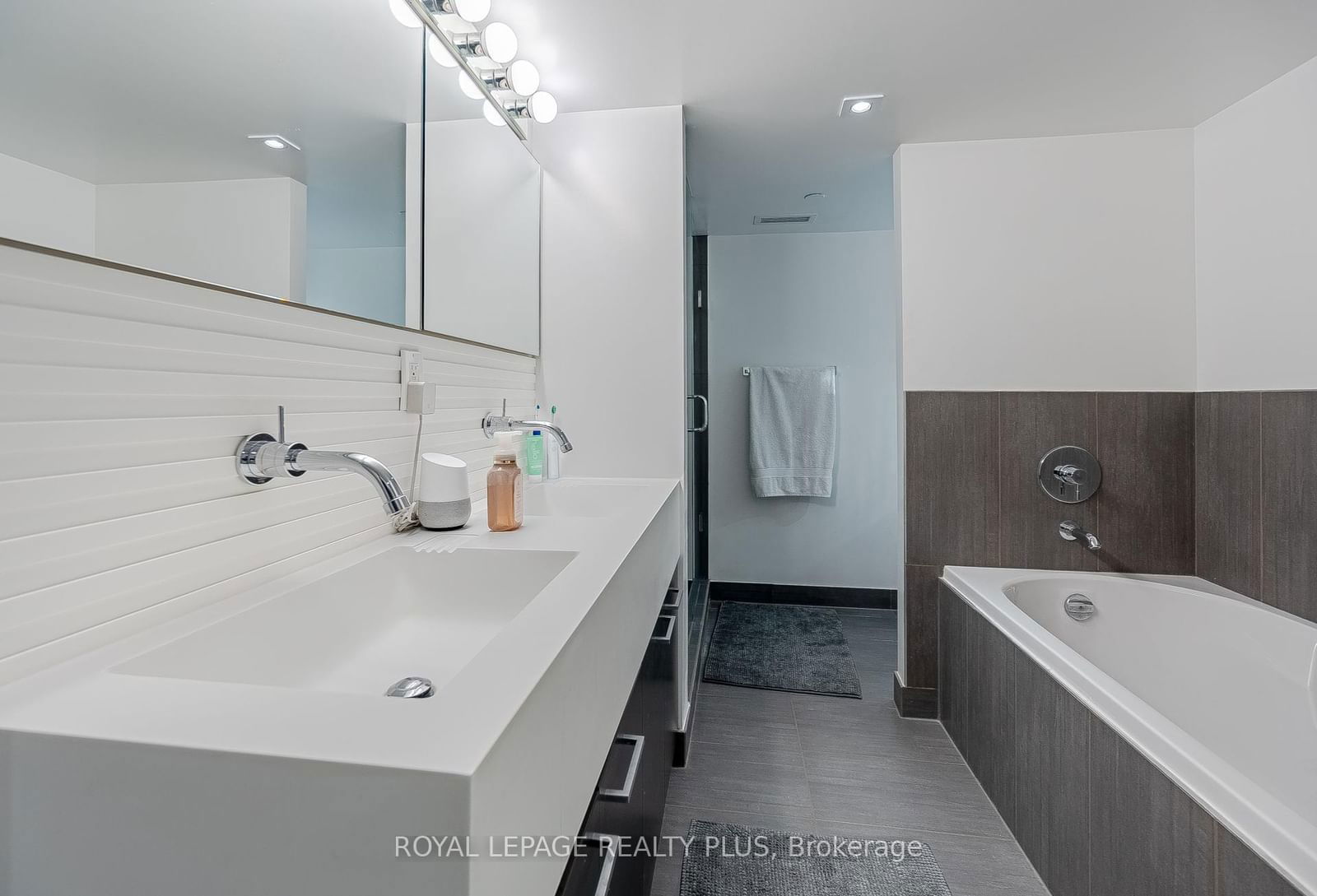 55 Stewart St, unit 117 for rent - image #28