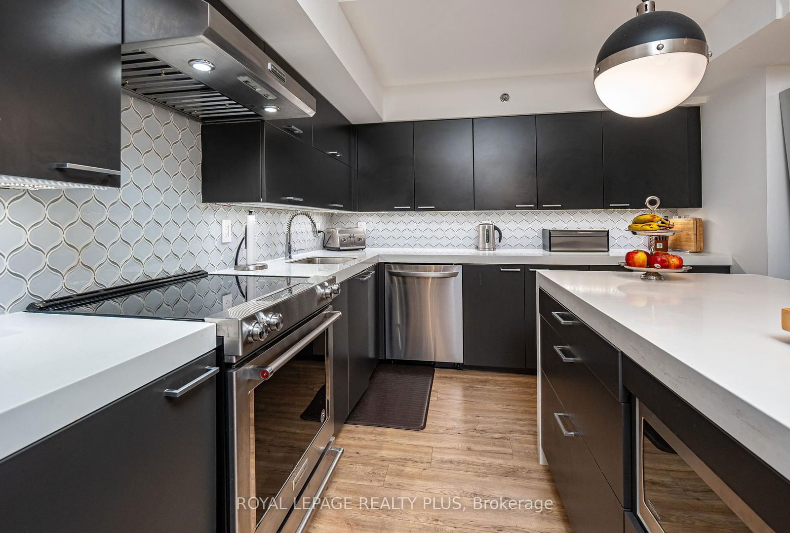 55 Stewart St, unit 117 for rent - image #6