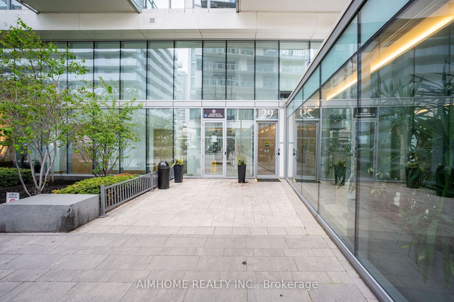 29 Queens Quay E, unit 925 for sale - image #2