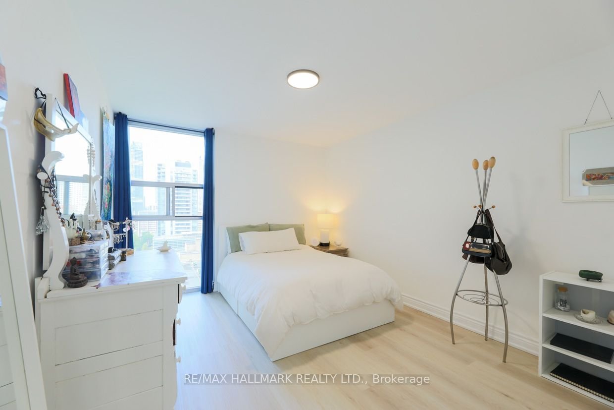 40 Homewood Ave, unit 1803 for rent - image #13