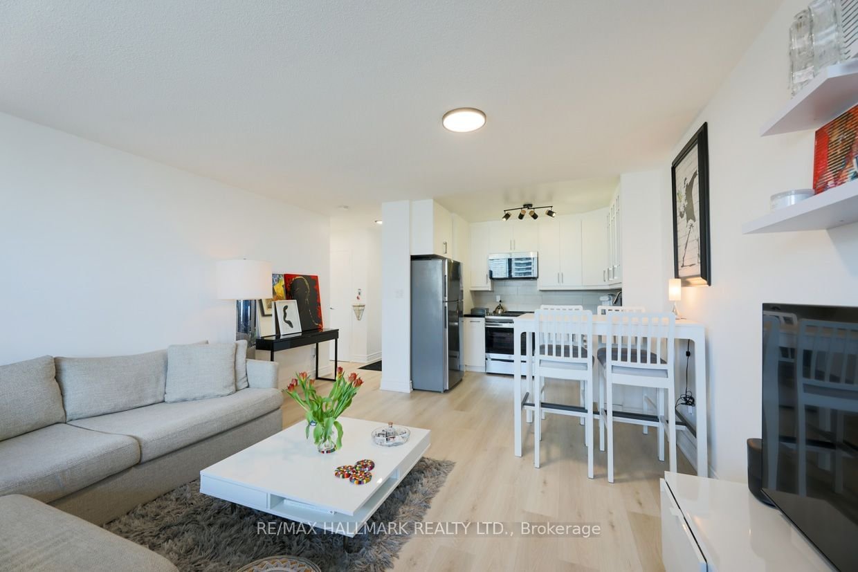 40 Homewood Ave, unit 1803 for rent - image #2