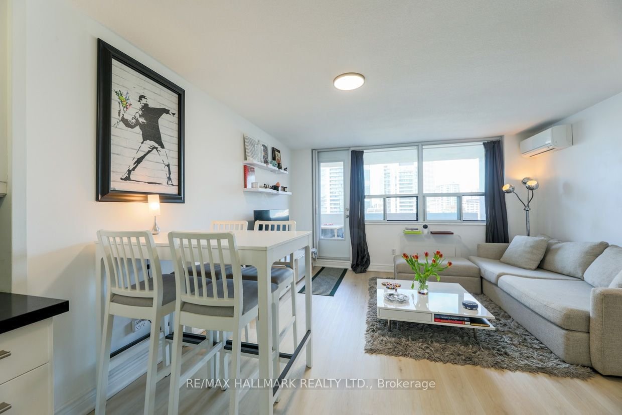 40 Homewood Ave, unit 1803 for rent - image #8