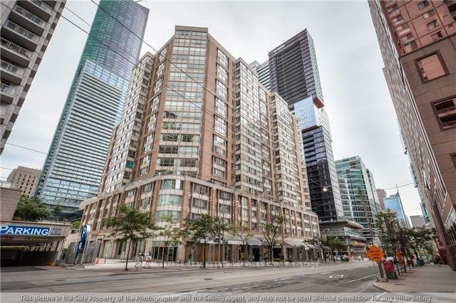 717 Bay St, unit 1002 for sale